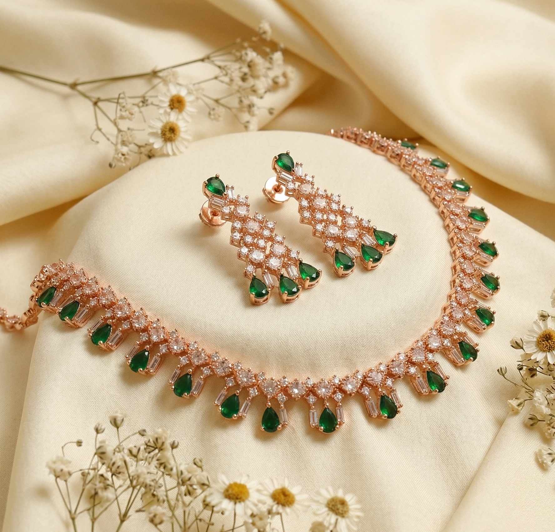 Emerald Glow Necklace Set