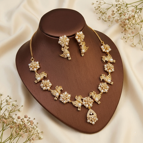 Flora & Feather Necklace Set
